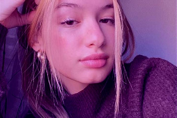 Eleanor, 24, a blonde brown-eyed ebony companion based in Bursucani. Offering Massage, Deep French Kissing, Duos. Available for incall and outcall, overnight...