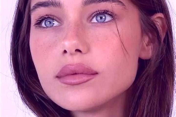 Eleanor, 24, a brunette blue-eyed european companion based in Bogalusa. Offering Striptease, Deep French Kissing, Roleplay. Available for incall and outcall,...