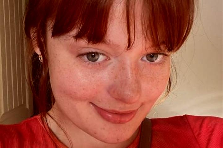 Eleanor, 24, a red brown-eyed caribbean companion based in Hemsloh. Offering Couples, BDSM, 69. Available for incall and outcall, overnight bookings available.