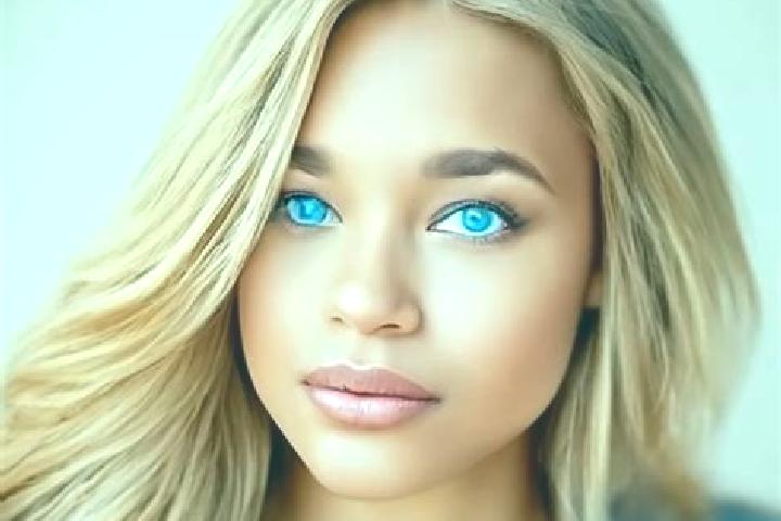 Eleanor, 25, a blonde brown-eyed latina companion based in Murat. Offering GFE, A-Level, OWO, CIM. Available for incall and outcall, day and evening dates.