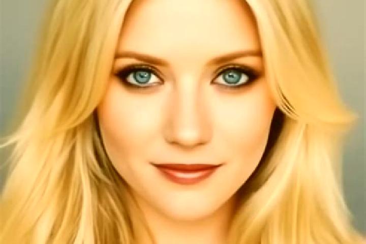 Eleanor, 25, a blonde dark-eyed indian companion based in Parcay-Meslay. Offering Deep French Kissing, OWO, Striptease, CIM. Available for incall and outcall...