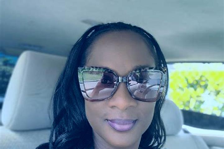 Eleanor, 25 — Escort in Kella, Germany