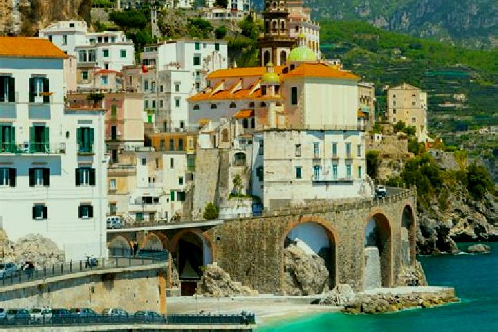 Eleanor, 25 — Escort in Ticineto, Italy