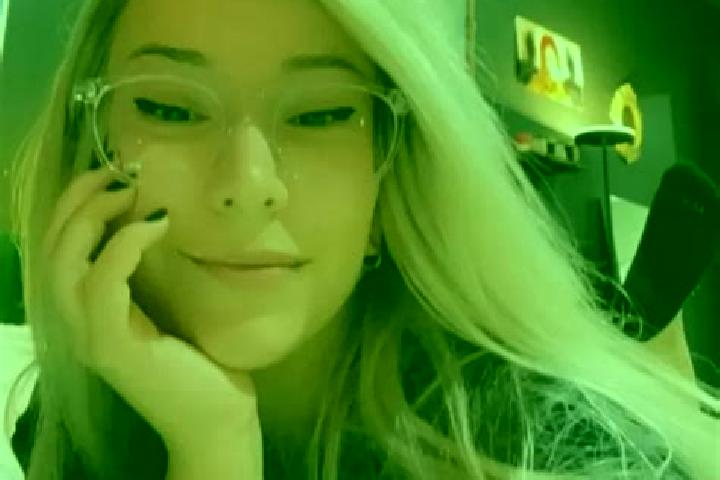 Eleanor, 26, a blonde amber-eyed indian companion based in Samstagern. Offering Dinner Date, Tantra, CIM. Available for incall and outcall, day and evening d...