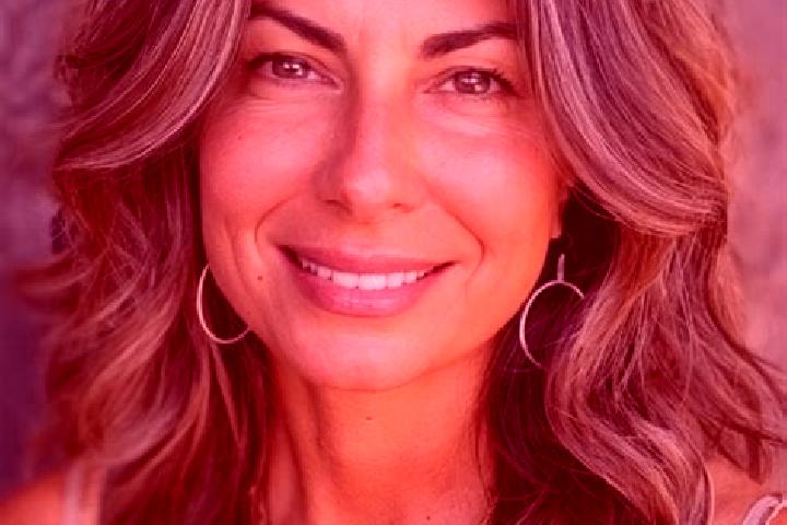 Eleanor, 26, a brunette grey-eyed latina companion based in Kafoudougou. Offering CIM, Party Girl, Striptease. Available for incall and outcall, day and even...