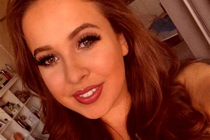 Eleanor, 26, a red amber-eyed mediterranean companion based in Hornoy-le-Bourg. Offering Duos, Travel Companion, Fetish. Available for incall and outcall, ov...