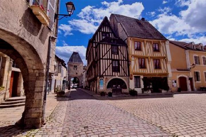 Eleanor, 26 — Escort in Noyers-Saint-Martin, France