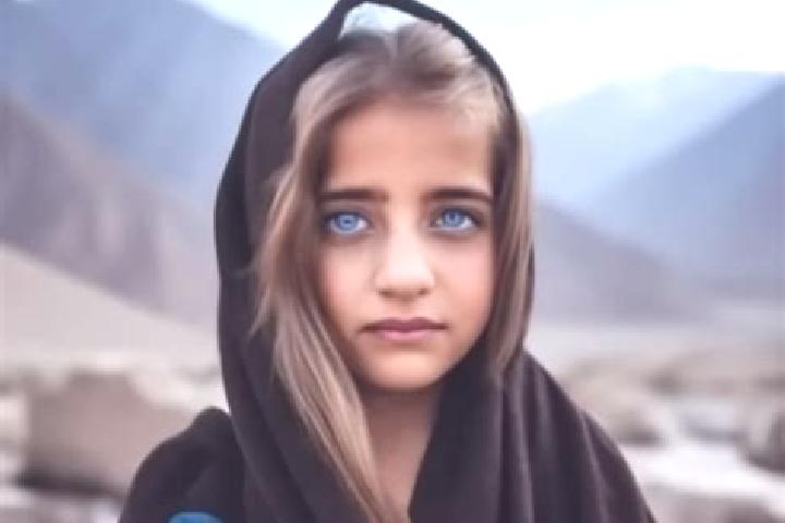 Eleanor, 27, a blonde amber-eyed middle eastern companion based in Raab. Offering Erotic Massage, Travel Companion, 69, Fetish, Dinner Date. Available for in...