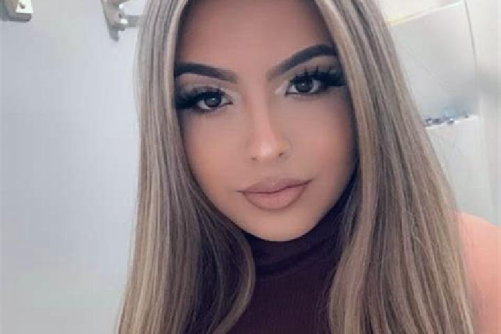 Eleanor, 27, a blonde brown-eyed latina companion based in Baependi. Offering Striptease, Travel Companion, Couples, Girlfriend Experience, Domination. Avail...