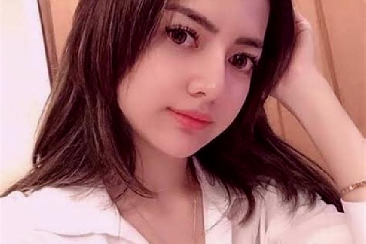 Eleanor, 27 — Escort in Baregbeg, Indonesia