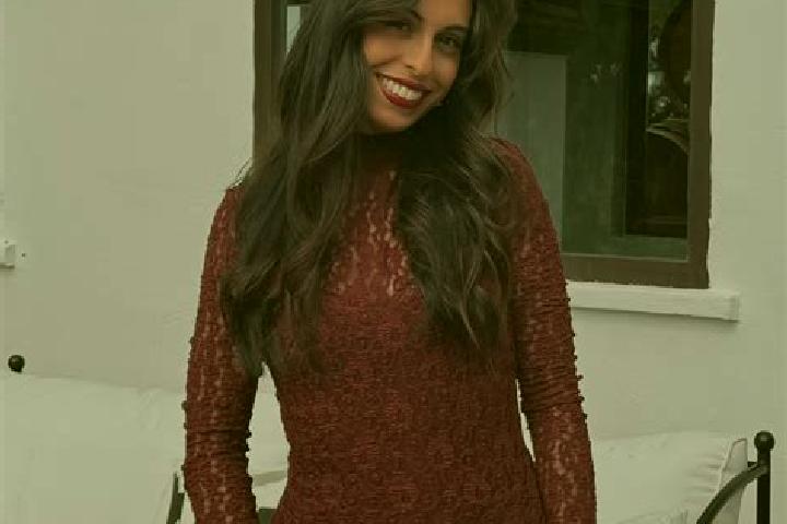 Eleanor, 27 — Escort in Roche-la-Moliere, France