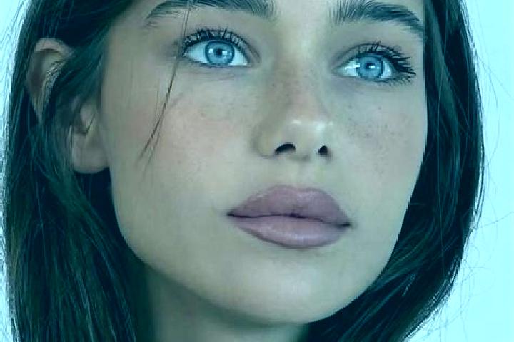 Eleanor, 28, a brunette brown-eyed slavic companion based in Novosavytske. Offering Deep French Kissing, Erotic Massage, Prostate Massage, Party Girl, Dinner...