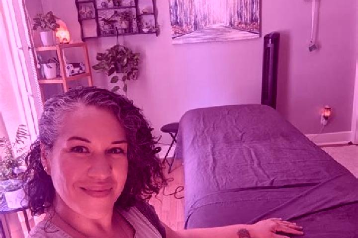 Eleanor, 29, a black grey-eyed caribbean companion based in Cernelele de Sus. Offering A-Level, Prostate Massage, Erotic Massage. Available for incall and ou...