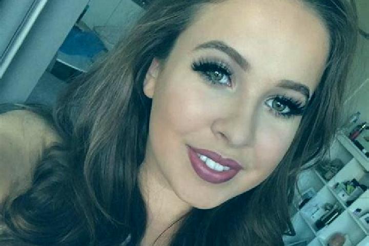 Eleanor, 29, a red dark-eyed european companion based in Tomorlog. Offering Couples, 69, Prostate Massage, CIM. Available for incall and outcall, overnight b...