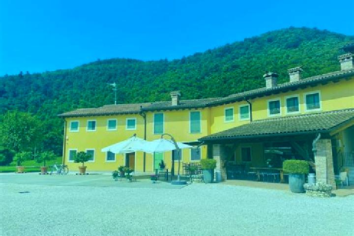 Eleanor, 29 — Escort in Cavaione, Italy