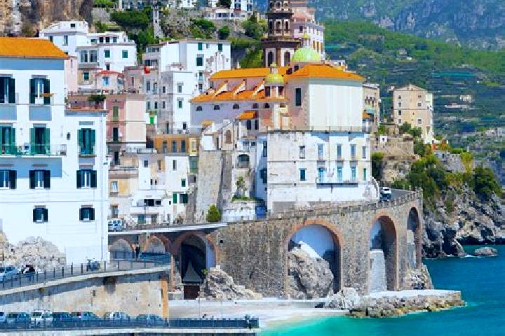 Eleanor, 29 — Escort in Osasio, Italy