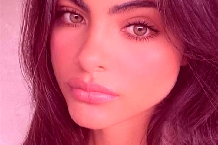 Eleanor, 30, a blonde dark-eyed indian companion based in Raba. Offering Overnight, Couples, Domination, A-Level, Massage. Available for incall and outcall, ...