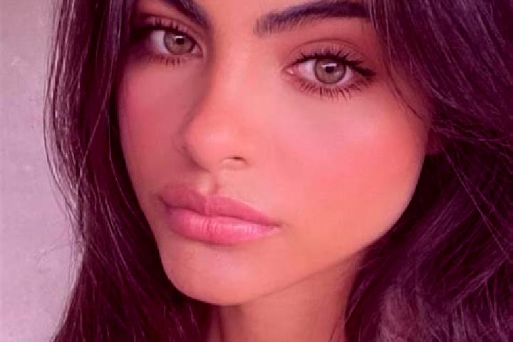 Eleanor, 30, a chestnut hazel-eyed middle eastern companion based in Torre Mondovi. Offering Massage, BDSM, Erotic Massage, Roleplay, Overnight. Available fo...