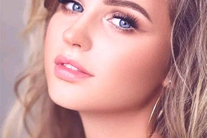 Eleanor, 30, a dark blonde blue-eyed european companion based in Tirur. Offering Party Girl, Tantra, GFE. Available for incall and outcall, overnight booking...