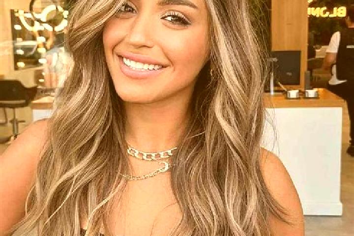 Eleanor, 30, a dark blonde dark-eyed mediterranean companion based in Uncia. Offering Party Girl, Overnight, Dinner Date. Available for incall and outcall, d...