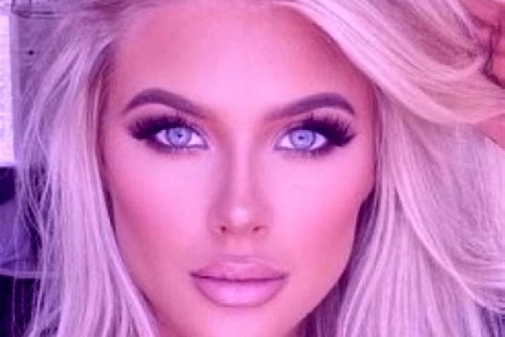 Eleanor, 30, a platinum blonde grey-eyed latina companion based in Brenno Useria. Offering CIM, Prostate Massage, Striptease, Overnight. Available for incall...
