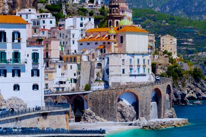 Eleanor, 30 — Escort in Biandrate, Italy