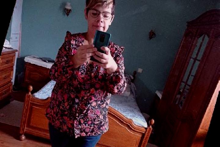 Eleanor, 30 — Escort in La Houssoye, France