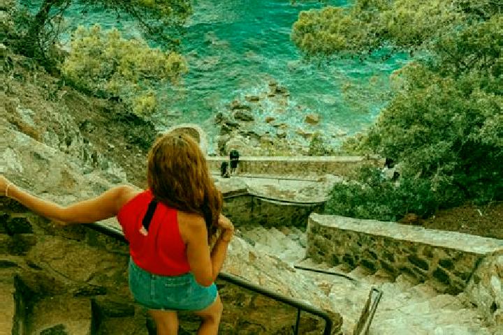 Eleanor, 31, a auburn brown-eyed caucasian companion based in Lloret de Mar. Offering Couples, Tantra, Overnight. Available for incall and outcall, day and e...