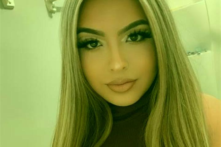 Eleanor, 31, a blonde amber-eyed latina companion based in Perignat-sur-Allier. Offering Party Girl, Tantra, GFE. Available for incall and outcall, day and e...