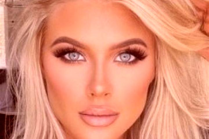 Eleanor, 31, a platinum blonde grey-eyed latina companion based in Klein Bennebek. Offering Duos, Party Girl, Fetish. Available for incall and outcall, overn...