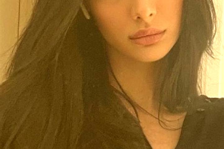 Eleanor, 32, a black grey-eyed middle eastern companion based in Labrit. Offering Dinner Date, Girlfriend Experience, BDSM, Travel Companion. Available for i...