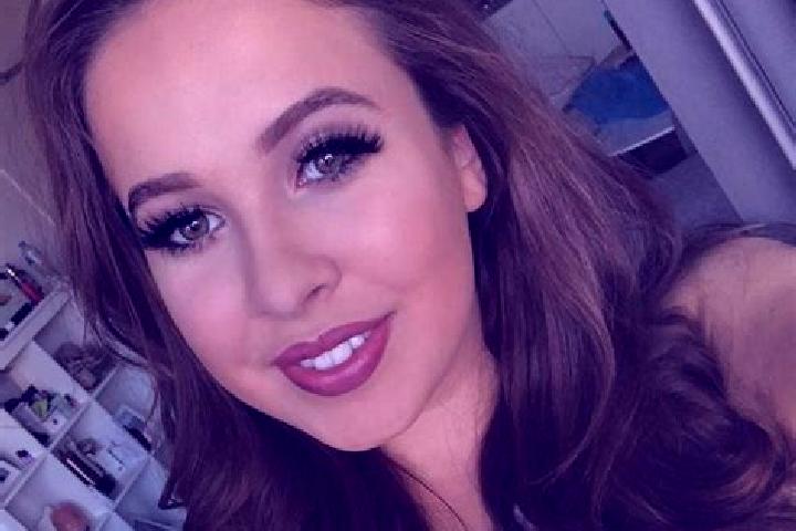 Eleanor, 32, a brunette amber-eyed mixed companion based in Kodrab. Offering Prostate Massage, A-Level, Deep French Kissing, Dinner Date. Available for incal...