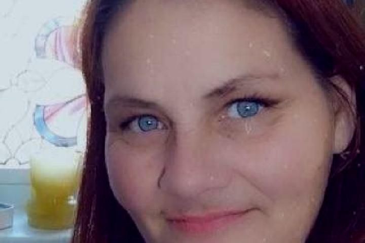 Eleanor, 32, a red dark-eyed slavic companion based in Altenahr. Offering Striptease, Overnight, Dinner Date. Available for incall and outcall, day and eveni...