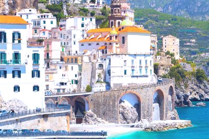 Eleanor, 32 — Escort in Calto, Italy