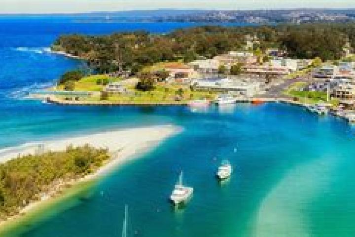 Eleanor, 32 — Escort in Huskisson, Australia