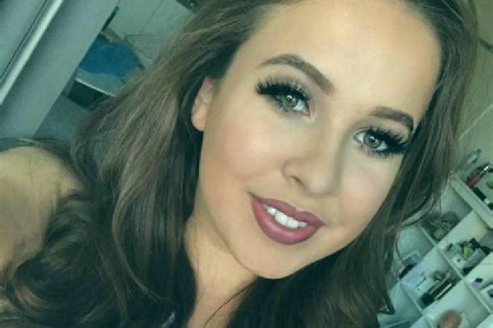 Eleanor, 33, a auburn amber-eyed caribbean companion based in Harvard. Offering Overnight, Striptease, GFE, 69. Available for incall and outcall, day and eve...
