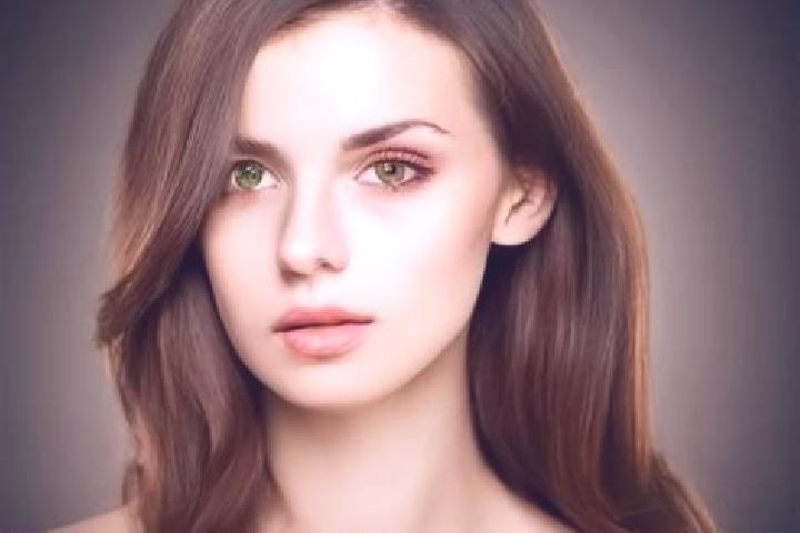 Eleanor, 33, a auburn amber-eyed european companion based in Weissig. Offering GFE, BDSM. Available for incall and outcall, day and evening dates.