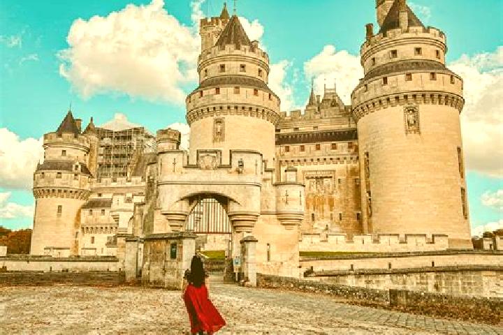 Eleanor, 33 — Escort in Pierrefonds, France