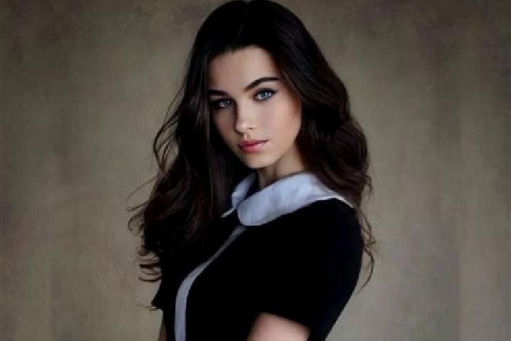 Eleanor, 34, a brunette green-eyed slavic companion based in Queenswood Heights. Offering Roleplay, Girlfriend Experience, Fetish, Couples. Available for inc...