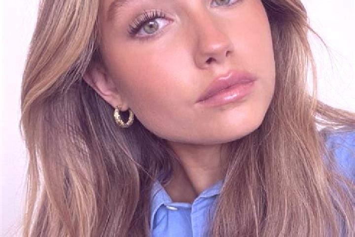 Eleanor, 34, a dark blonde green-eyed european companion based in Almendral de la Canada. Offering Fetish, Deep French Kissing, OWO. Available for incall and...