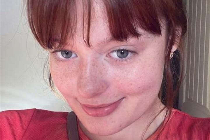 Eleanor, 34, a red green-eyed indian companion based in Oberschoeckl. Offering Girlfriend Experience, Dinner Date, Overnight. Available for incall and outcal...