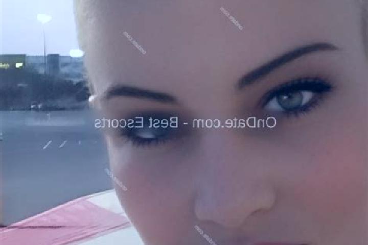 Eleanor, 34 — Escort in Cisarap, Indonesia
