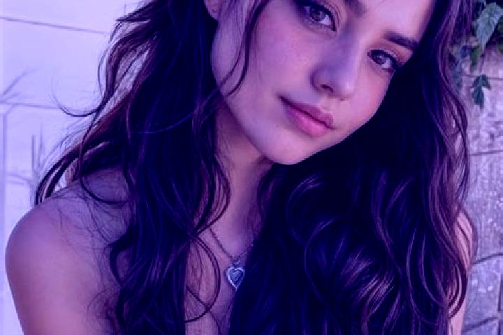 Eleanor, 35, a auburn dark-eyed middle eastern companion based in Belison. Offering Overnight, Domination, Roleplay, 69, Party Girl. Available for incall and...
