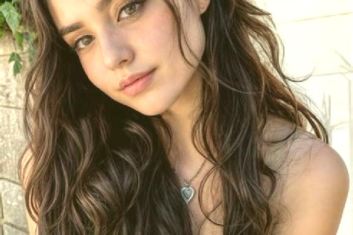 Eleanor, 35, a auburn hazel-eyed mixed companion based in Kunratice u Cvikova. Offering OWO, Girlfriend Experience, Striptease, Dinner Date, BDSM. Available ...