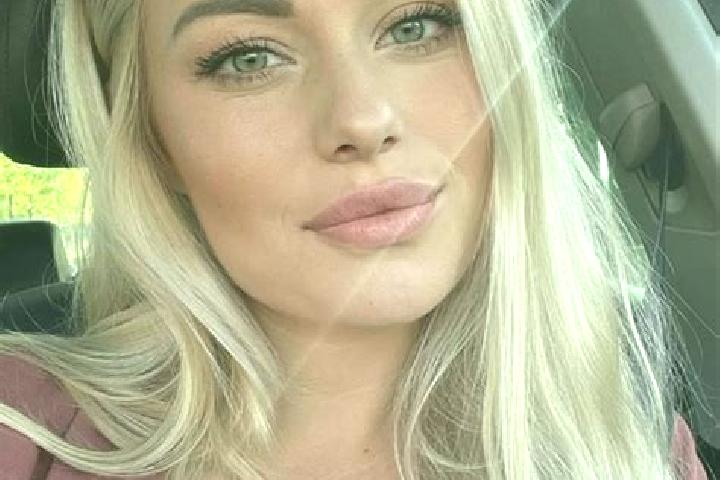 Eleanor, 35, a blonde hazel-eyed latina companion based in Cubla. Offering Dinner Date, Striptease, BDSM, Erotic Massage. Available for incall and outcall, d...