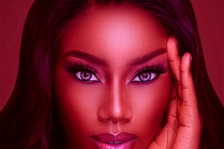 Eleanor, 35, a red blue-eyed ebony companion based in Villy-Bocage. Offering Striptease, Duos, GFE. Available for incall and outcall, day and evening dates.