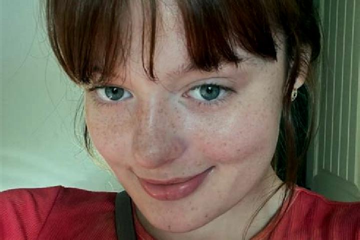 Eleanor, 35, a red grey-eyed ebony companion based in Ludlow. Offering Party Girl, BDSM, Duos, OWO. Available for incall and outcall, day and evening dates.
