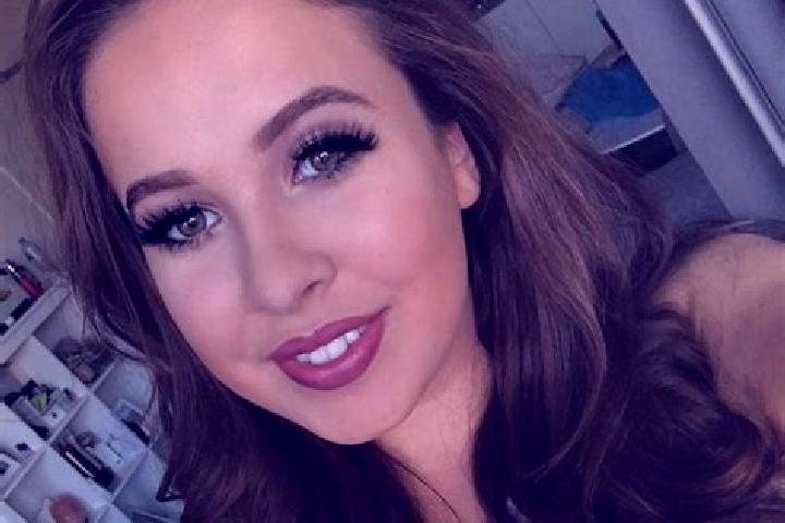 Eleanor, 35, a red grey-eyed mixed companion based in Bencecu de Sus. Offering Fetish, A-Level, Overnight, Striptease. Available for incall and outcall, day ...