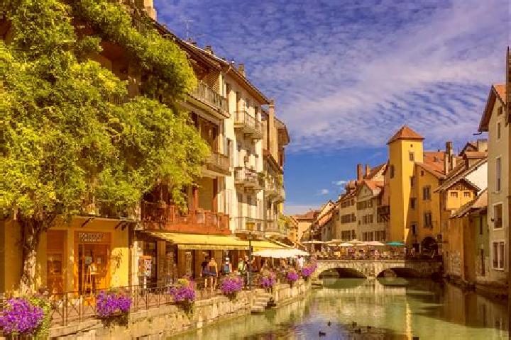 Eleanor, 35 — Escort in La Jubaudiere, France