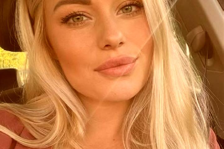 Eleanor, 36, a blonde hazel-eyed ebony companion based in Derschen. Offering Overnight, OWO, Tantra, Travel Companion. Available for incall and outcall, over...